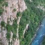 A Tara-kanyon helyenként 1300 m mély, Európa legmélyebbje. A vadvízi evezősök paradicsoma.